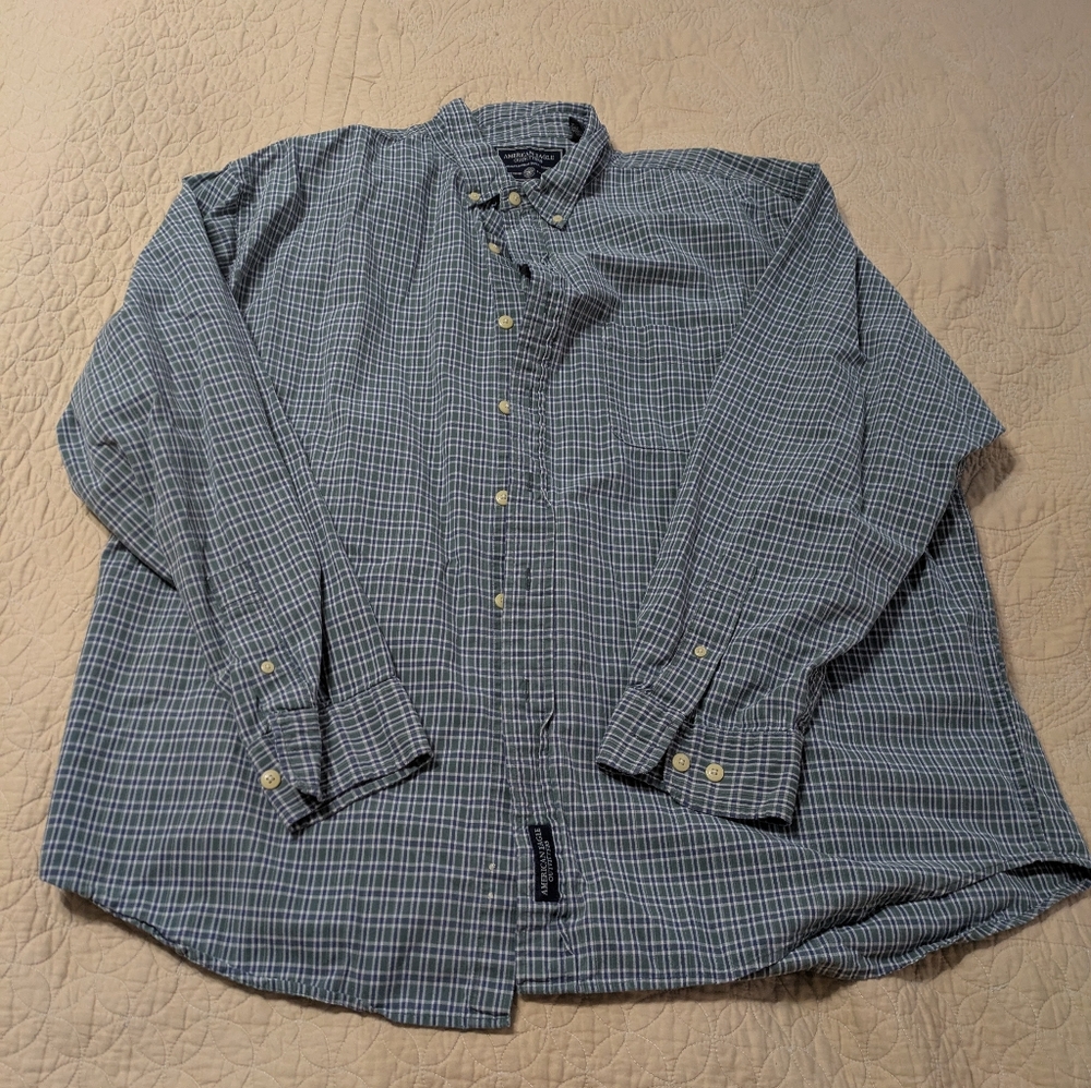 American Eagle Outfitters Green Casual Button Down Shirt